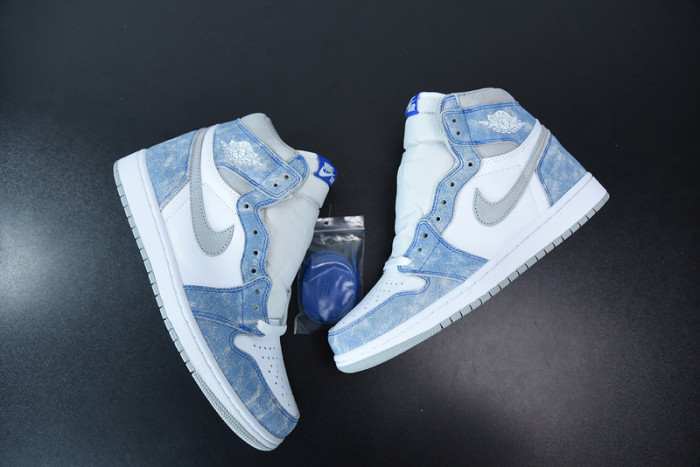 air jordan 1 high og “hyper royal” 555088-402