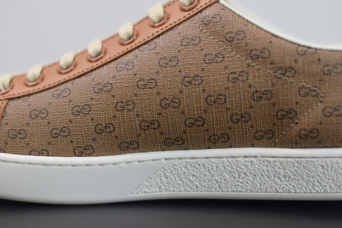 gci low top sneaker g022