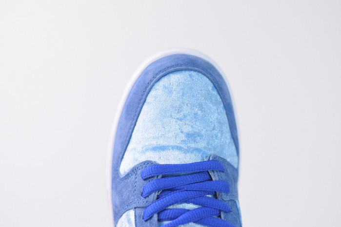 nike sb dunk low stragelove blue ct2552-400