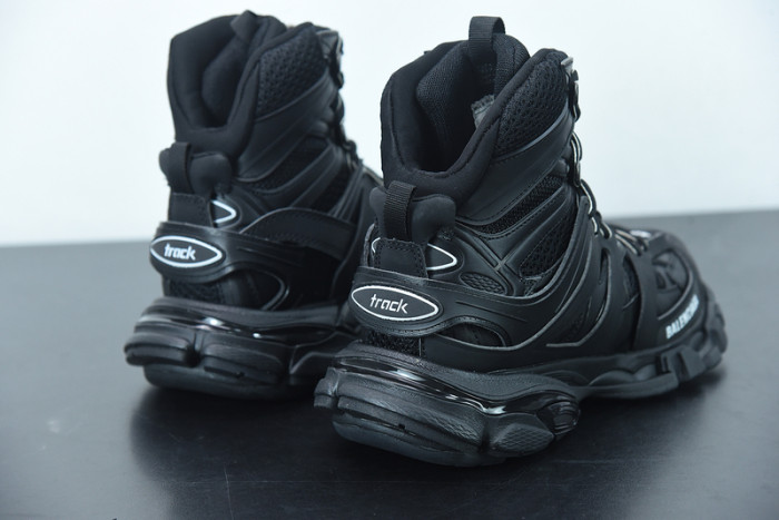 balcia track sneaker