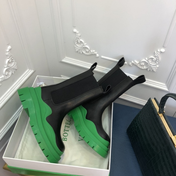 Bo*te*ga ve*ne*ta chelsea tire leather high boot