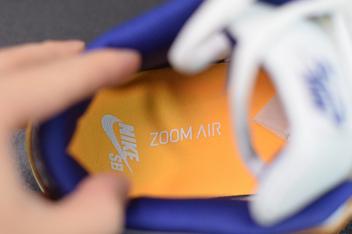 nike sb dunk low laser orange bq6817-800