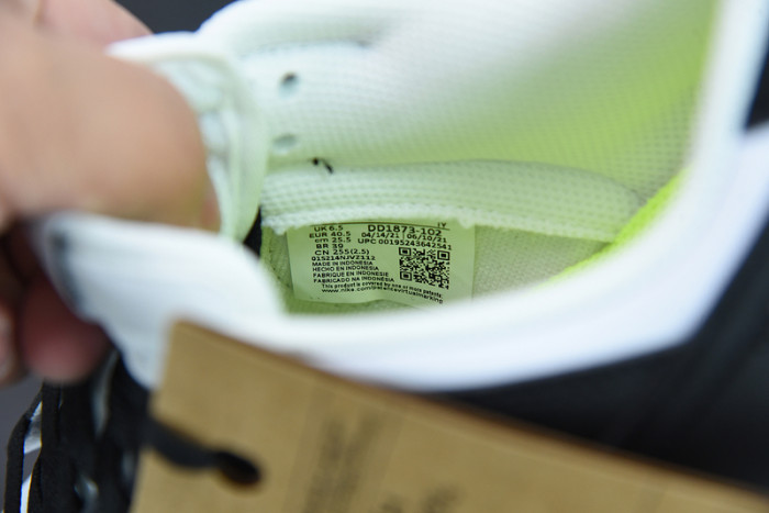 nike dunk low next nature white black panda dd1873-102