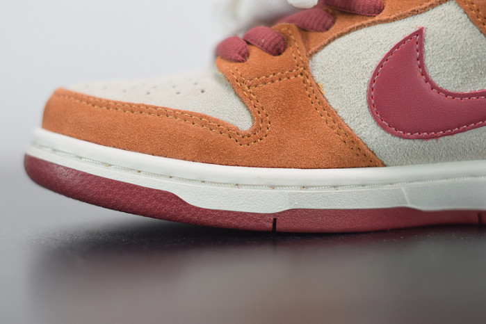 nike sb dunk low pro dark russet cedar bq6817-202