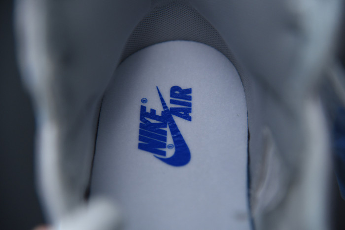 air jordan 1 high og “hyper royal” 555088-402