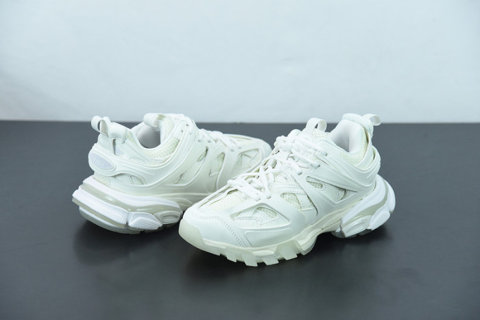 balcia track sneaker