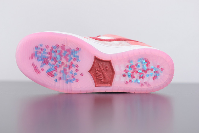nike sb dunk low strangelove skateboards ct2552-800