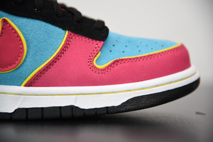 nike dunk sb low ms. pacman 313170-461
