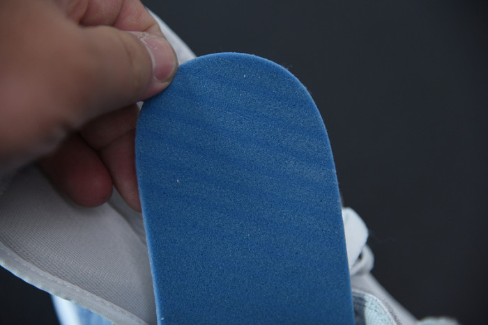 air jordan 1 high og “hyper royal” 555088-402