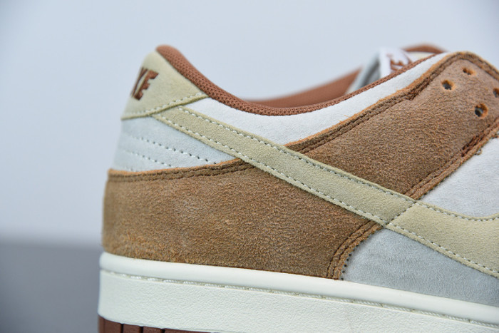 nike dunk low prm “medium curry” dd1390-100