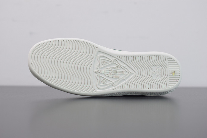 gci ace embroidered bee g003