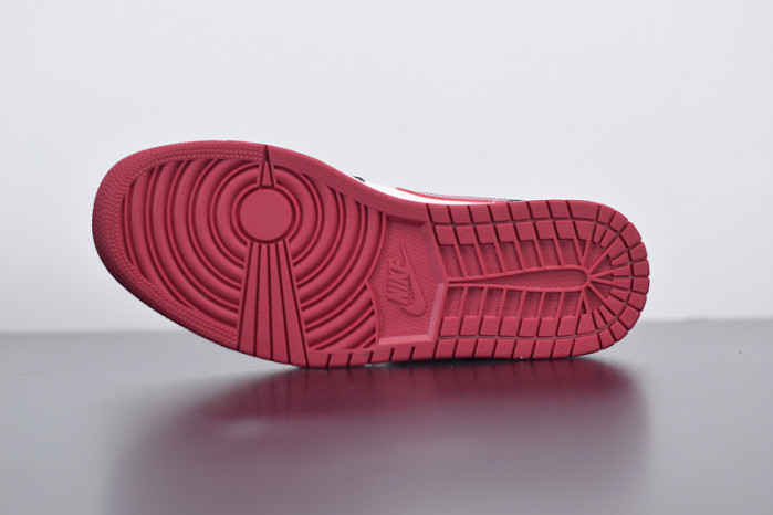 air jordan 1 mid bred toe 554724-066