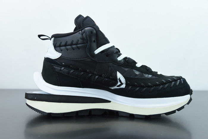 nike vaporwaffle sacai jean paul gaultier black white dh9186-001