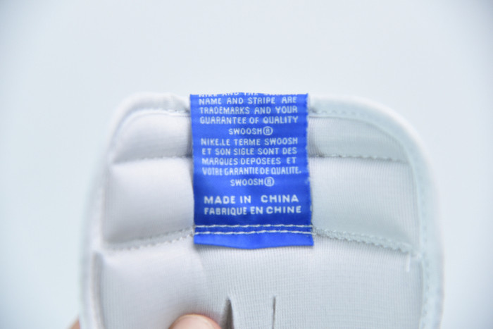 air jordan 1 high og “hyper royal” 555088-402