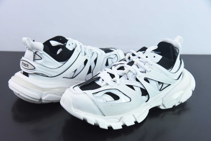 balcia track trainers 3.0 black white