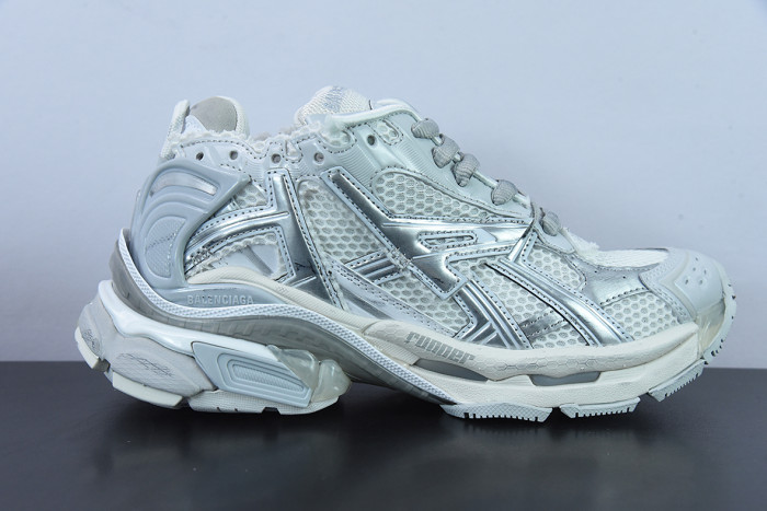 balcia track runner white grey silver
