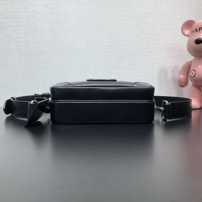 Louis Vuitton LV Monogram bag M13987