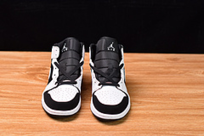 air jordan 1 retro mid tuxedo 554724-113