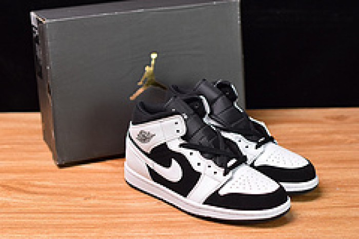 air jordan 1 retro mid tuxedo 554724-113
