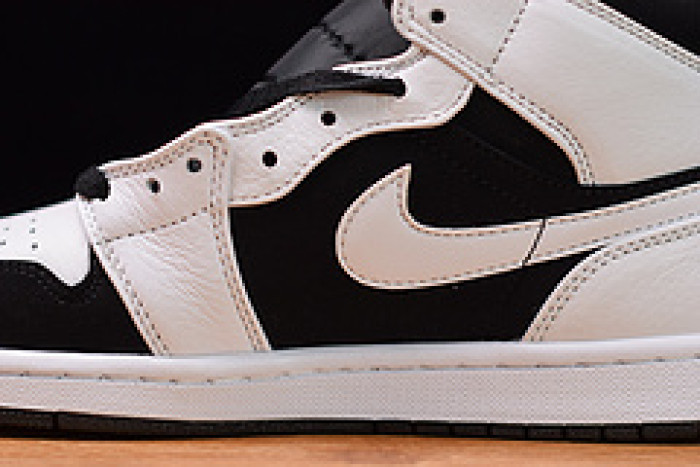 air jordan 1 retro mid tuxedo 554724-113