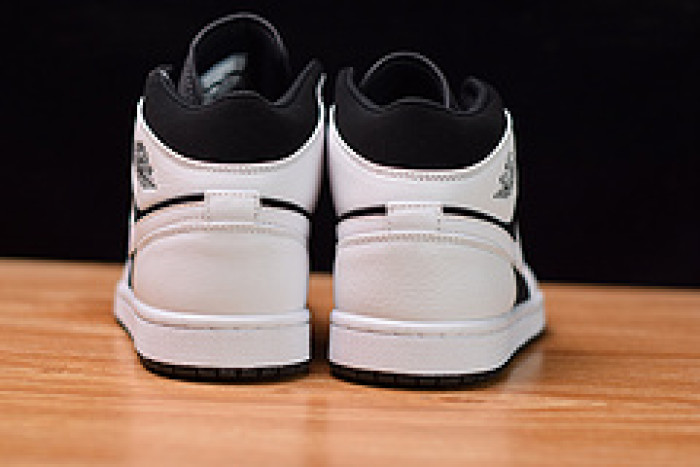 air jordan 1 retro mid tuxedo 554724-113