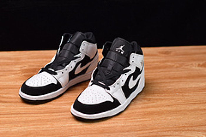 air jordan 1 retro mid tuxedo 554724-113