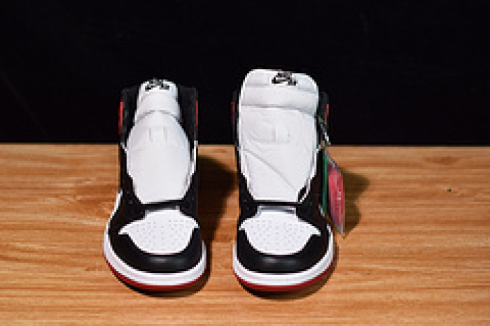 air jordan 1 retro high og black toe 555088-125