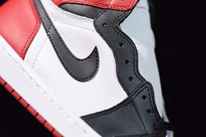 air jordan 1 retro high og black toe 555088-125
