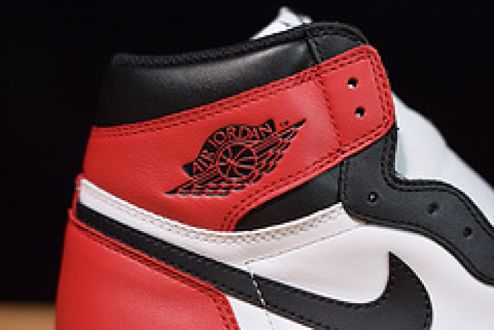 air jordan 1 retro high og black toe 555088-125