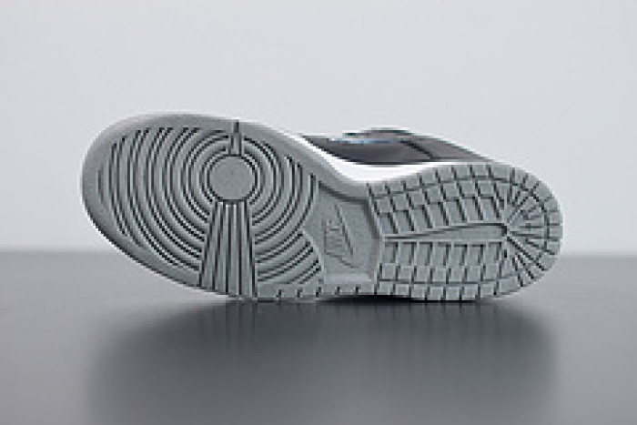 nike sb dunk low jewel swoosh silver ck3480-001