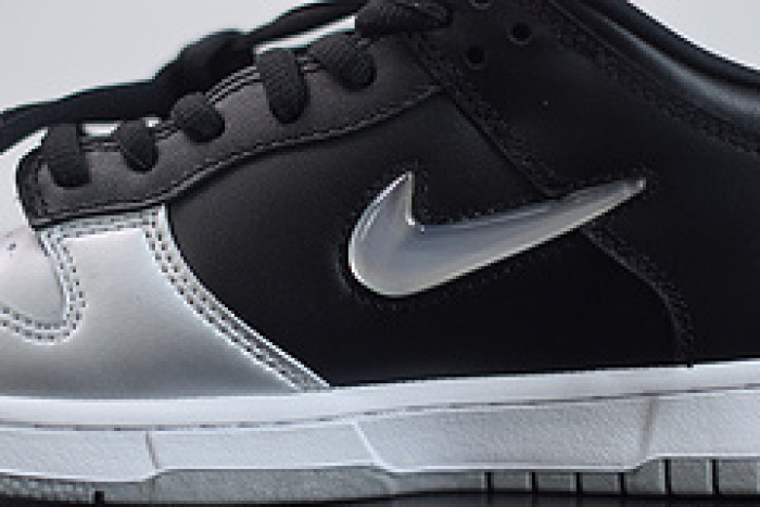 nike sb dunk low jewel swoosh silver ck3480-001